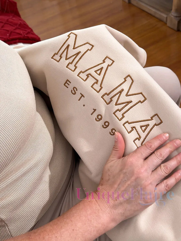 Sudadera/sudadera con capucha de mamá bordada personalizada con nombres de niños en la manga Regalo del Día de la Madre