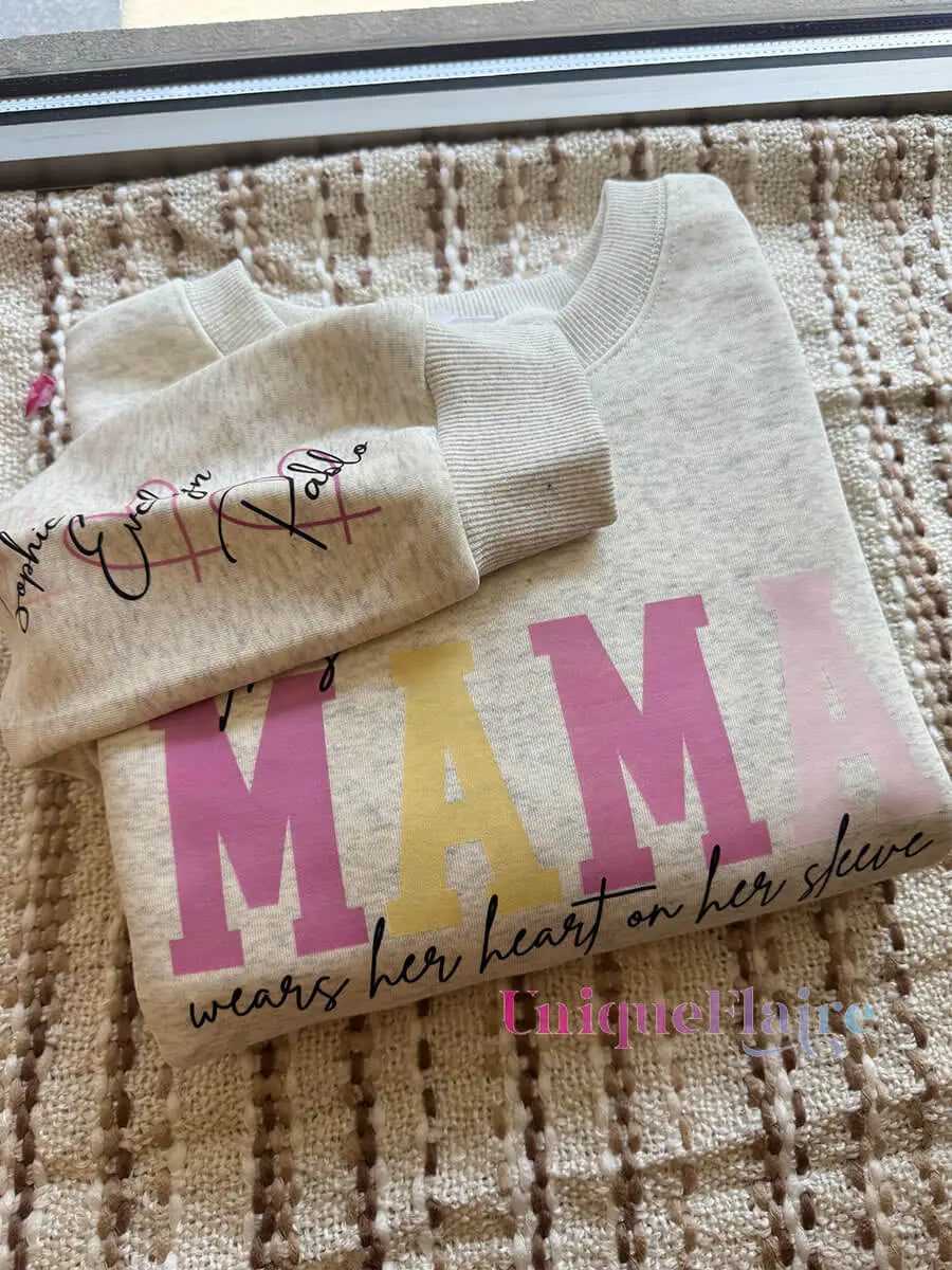 Personalizado Esta mamá lleva su corazón en su manga sudadera/sudadera con capucha/camiseta